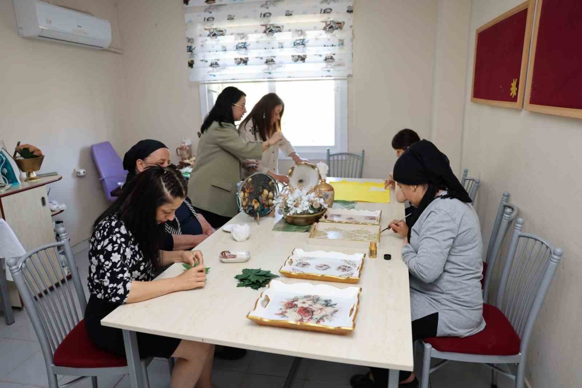 Sessizliğini sanatla aştı: İşitme engelli Sinem’in başarı hikayesi
