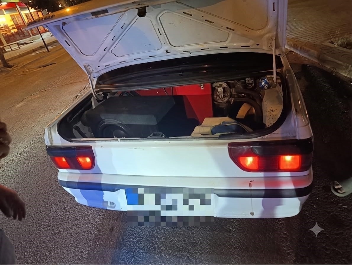 Abartı egzoz, yüksek ses ve modifiyeli araçlara ceza yağdı
