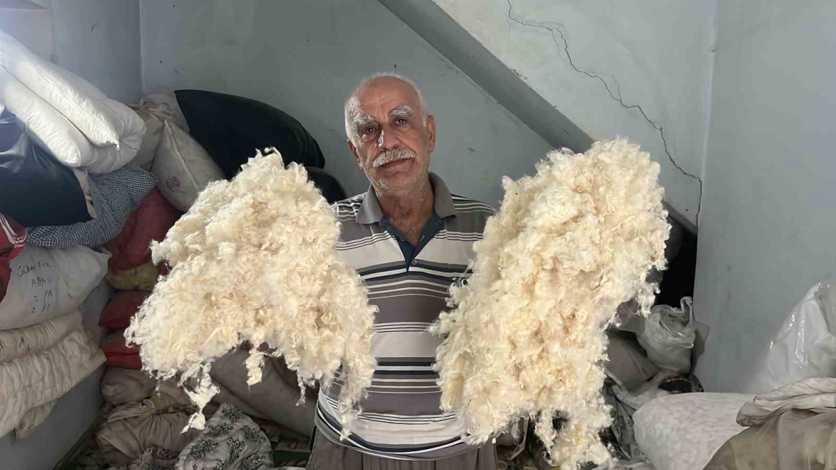 52 yıldır el emeğiyle üretiyor, mesleğin yok olmamasına karşı direniyor
