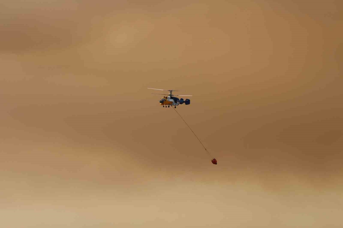 Kozan’da orman yangını: 40 ev tahliye edildi, 3 uçak ve 9 helikopter havada
