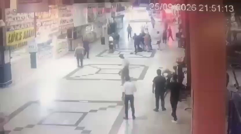 Otogarda biletini iade etmek isteyen vatandaşı darbeden şüpheli tutuklandı

