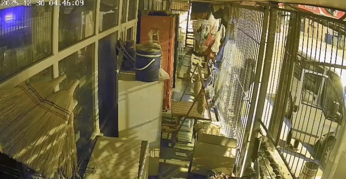 Çalıntı araçla geldiler, marketi soydular: 1 şüpheli tutuklandı
