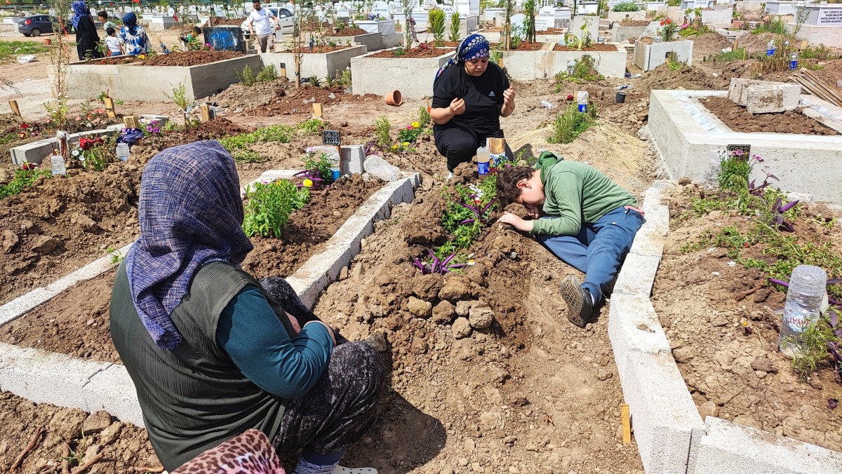 Kalp krizi vakasına giden ambulansın anahtarı kayboldu, çağrılan ikinci ambulansla götürüldüğü hastanede öldü
