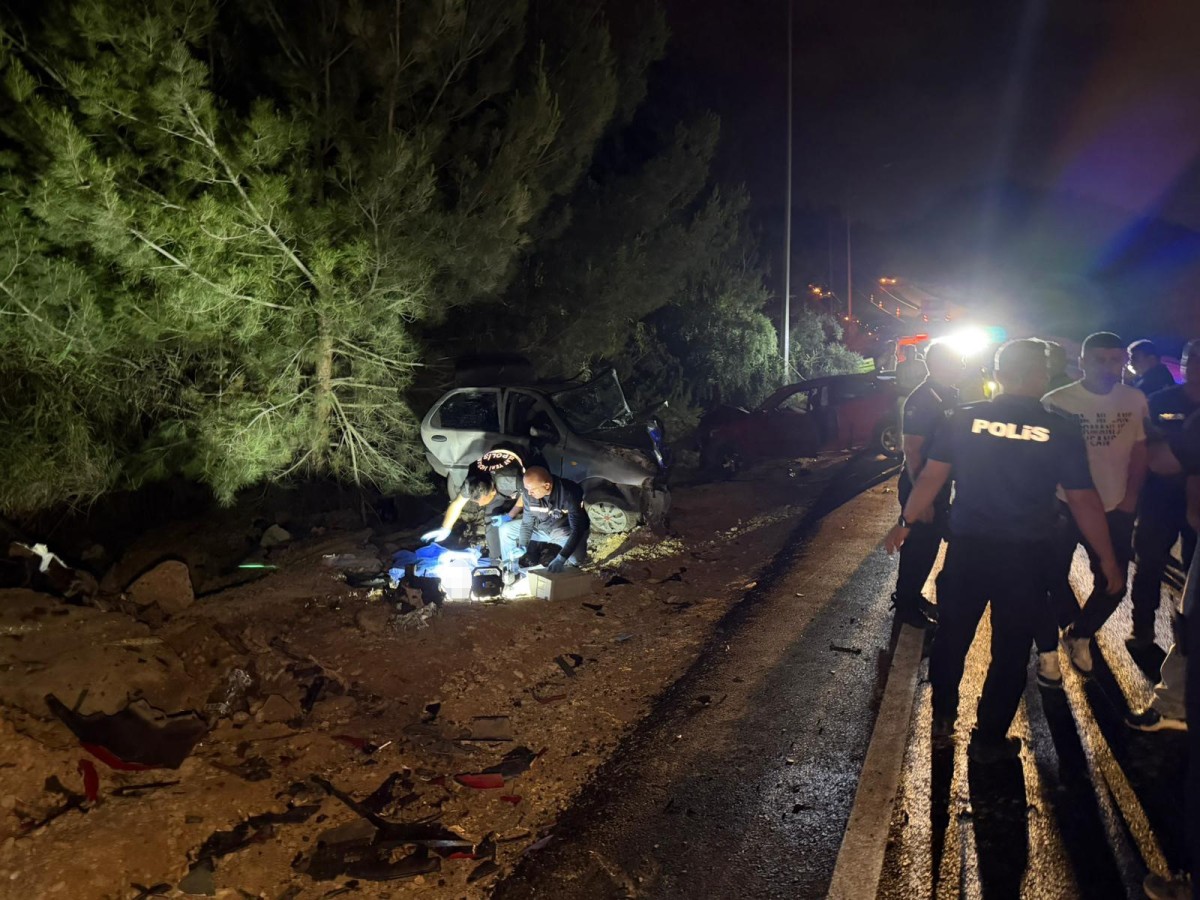 Adana’da feci kaza: Karı koca öldü, 4 yaşındaki çocukları yaralandı
