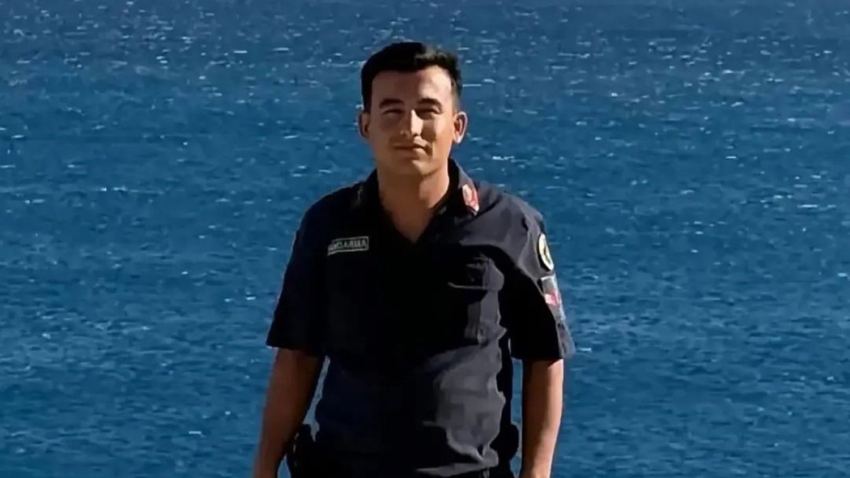 Kalp krizi sonucu hayatını kaybeden uzman çavuş son yolculuğuna uğurlandı