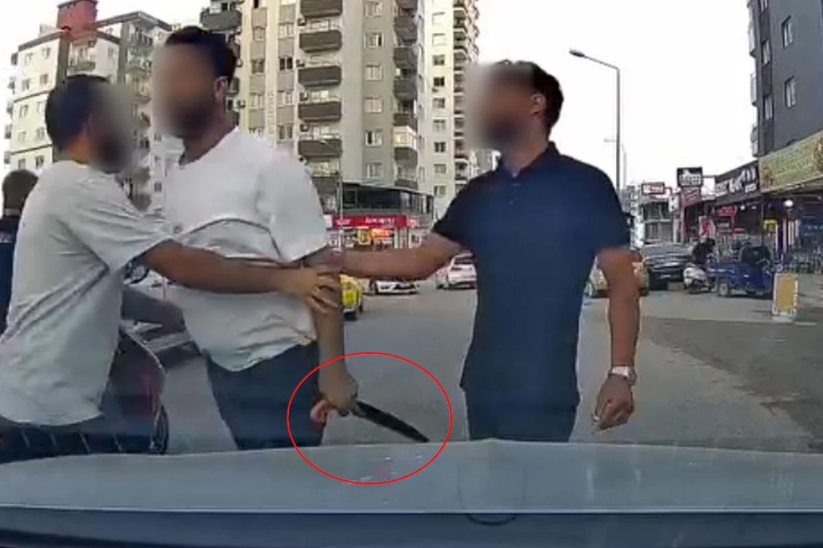 Adana’da trafikte yol verme yüzünden tartıştığı sürücüye testere ile saldıran şüpheli tutuklandı
