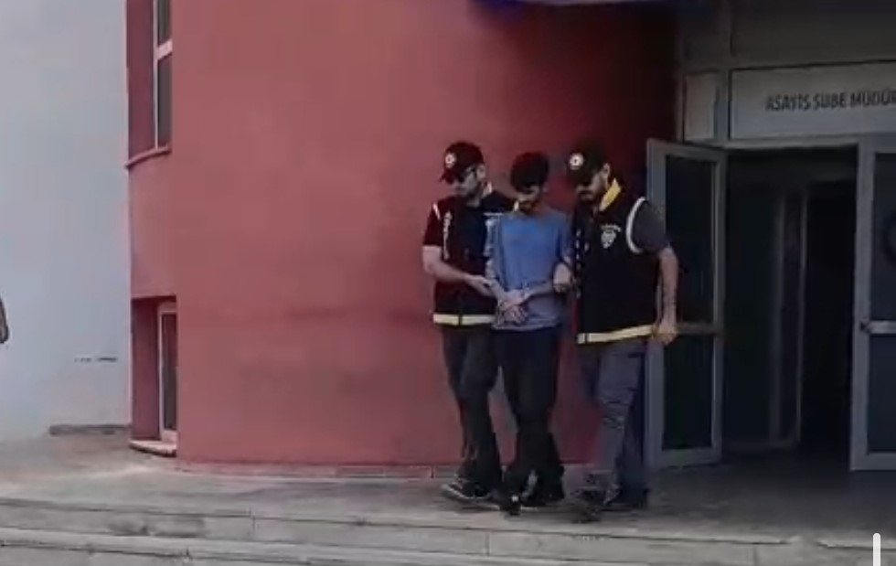 30 yıl hapis cezasıyla aranan firari hükümlü yakalandı
