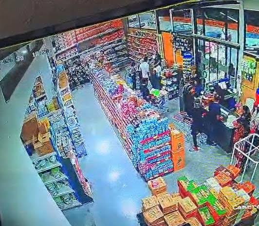 Düğünlerden para çalan zanlı bu kez markette yakalandı
