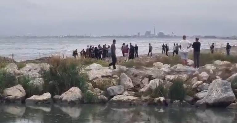 Mersin’de denize giren 3 gençten biri hayatını kaybetti
