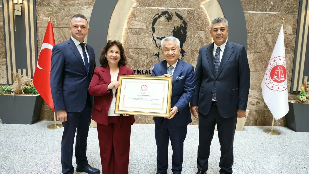 ATO Başkanı Mehmet Şahbaz mazbatasını aldı
