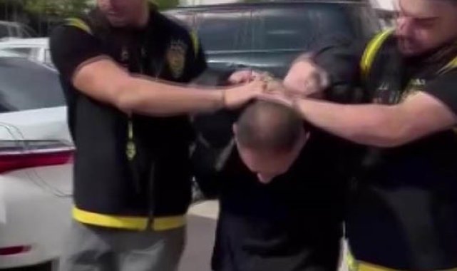 Penseyle kapı kilidini kırıp eve girdi,