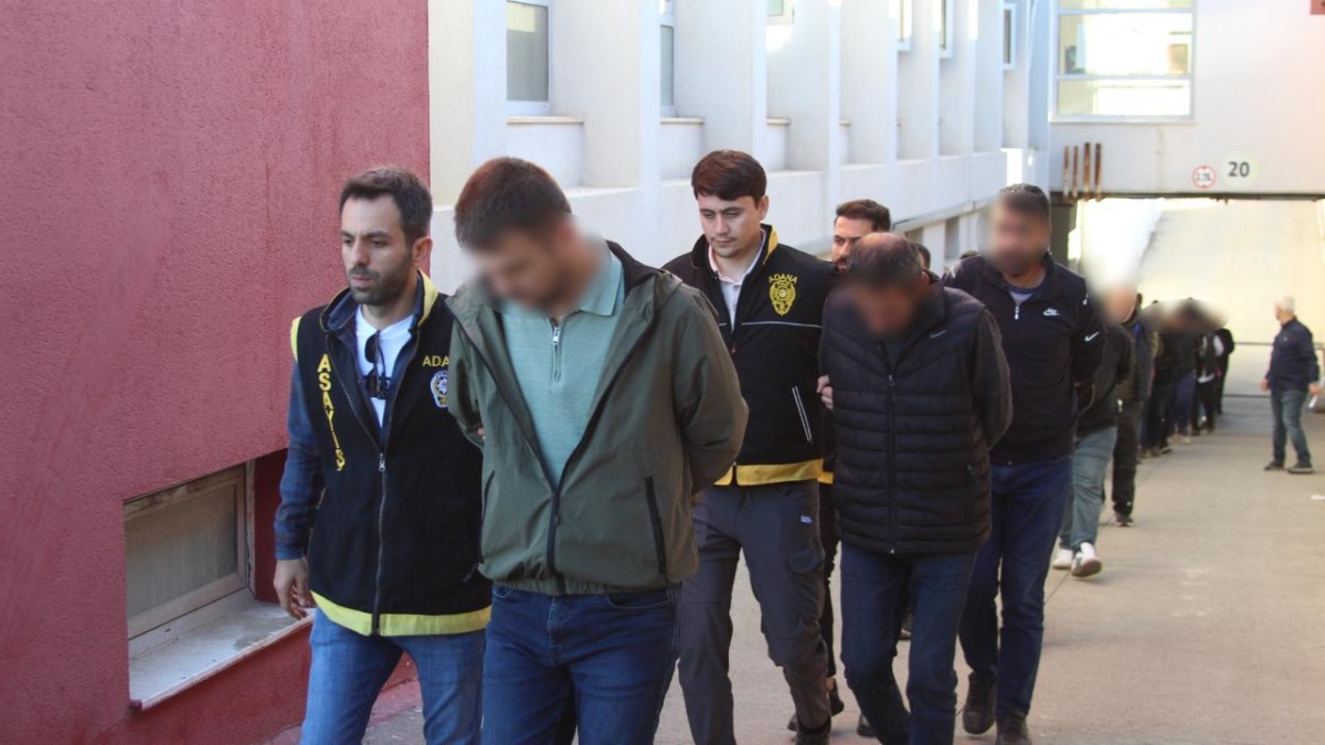 17 sigorta şirketini 76 kurgulanmış kazayla dolandırdılar: 79 şüpheli adliyeye sevk edildi